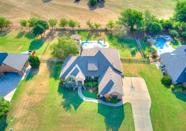 Photo 3 of Single family home for sale at 22982 Crossfield Ct, Edmond, OK 73025 | MLS# 1242460 | Listing updated on 2026-10-02