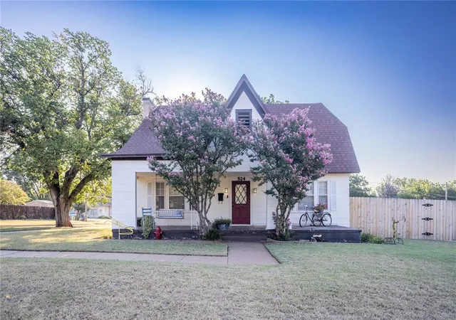 1st image of 524 N 5th St, Weatherford, OK 73096 | MLS# 1242466