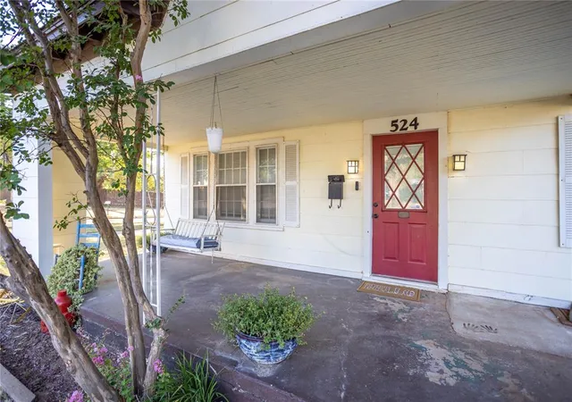 3rd image of 524 N 5Th St, Weatherford, OK 73096 | MLS# 1242466