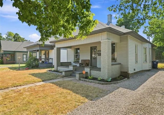2nd image of 620 S Ellison Ave, El Reno, OK 73036 | MLS# 1242470