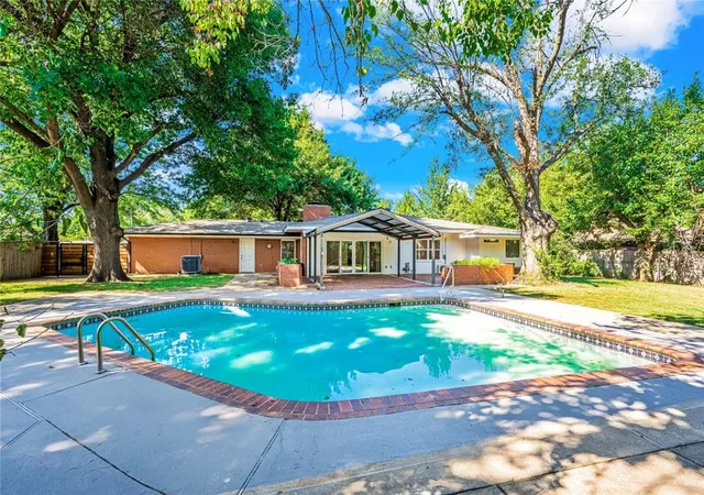 2nd image of 1512 Cruce St, Norman, OK 73069 | MLS# 1242479