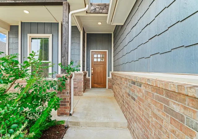 Photo 2 of Single family home for sale at 3109 Hunter Crst Dr, Edmond, OK 73034 | MLS# 1242480 | Listing updated on 2026-09-02