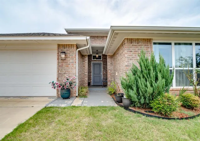 Photo 1 of Single family home for sale at 2135 Arcady Ave, Norman, OK 73026 | MLS# 1242502 | Listing updated on 2026-09-01
