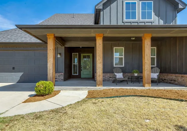 Photo 3 of Single family home for sale at 10505 Nw 33rd Street, Yukon, OK 73099 | MLS# 1242512 | Listing updated on 2026-10-12