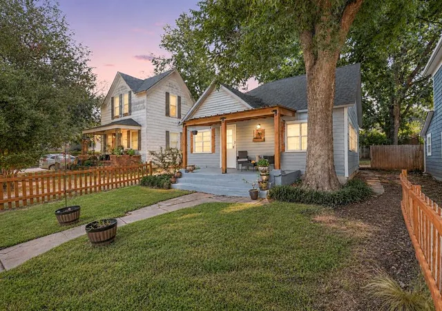 2nd image of 522 N Broad St, Guthrie, OK 73044 | MLS# 1242521