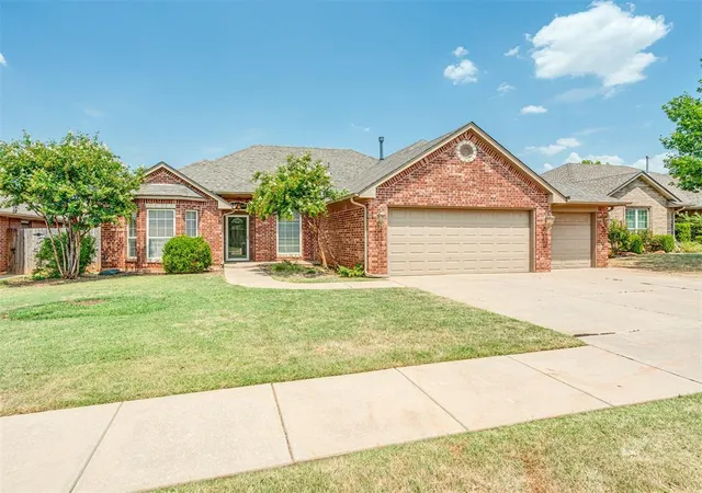 2nd image of 2721 Nw 167th St, Edmond, OK 73012 | MLS# 1242526