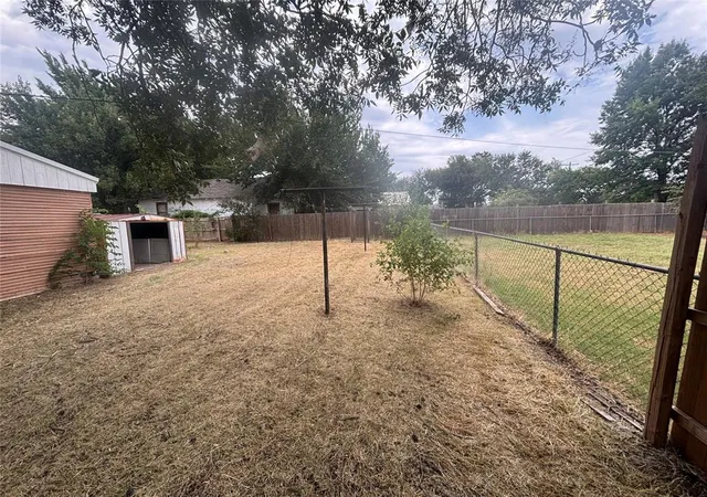 30th image of 1224 Kaw St, Perry, OK 73077 | MLS# 1242529