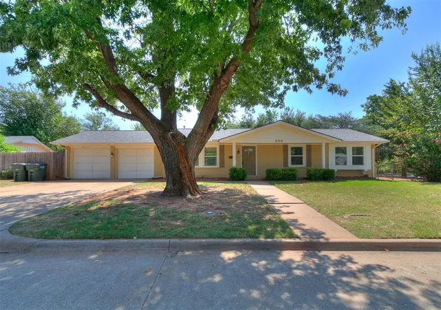 1st image of 808 Del Haven Dr, Del City, OK 73115 | MLS# 1242531