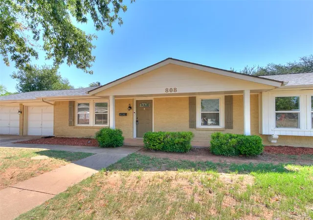 2nd image of 808 Del Haven Dr, Del City, OK 73115 | MLS# 1242531