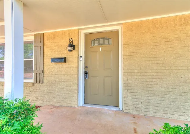 3rd image of 808 Del Haven Dr, Del City, OK 73115 | MLS# 1242531