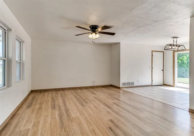 4th image of 808 Del Haven Dr, Del City, OK 73115 | MLS# 1242531