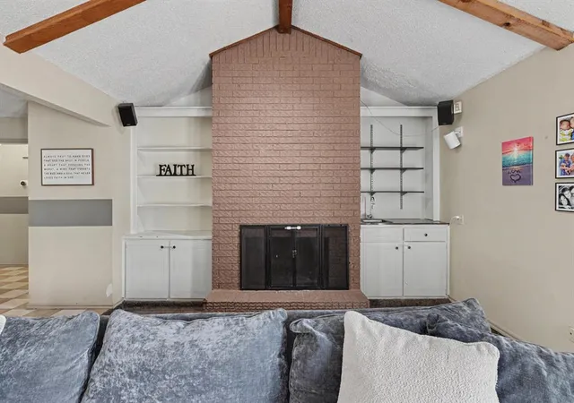 Photo 3 of Sale Pending at 6641 Laurel Rd, Oklahoma City, OK 73162 | MLS# 1242536 | Listing updated on 2026-09-12
