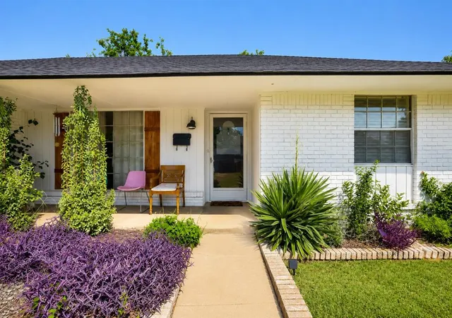 Photo 2 of Single family home for sale at 4733 Nw 62nd Terrace, Oklahoma City, OK 73122 | MLS# 1242539 | Listing updated on 2026-09-07