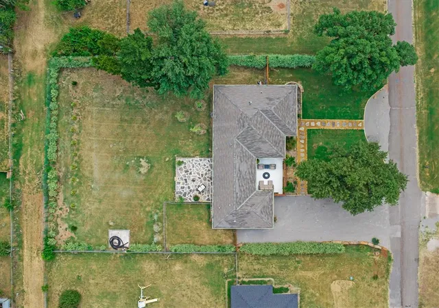 50th image of 2108 W Harrison Ave, Guthrie, OK 73044 | MLS# 1242545