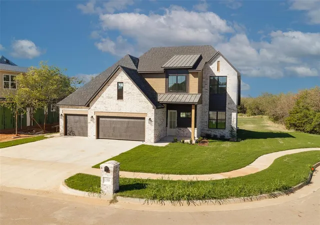 Single family home for sale at 11509 NW 102nd Street, Yukon, OK 73099 | MLS# 1242561