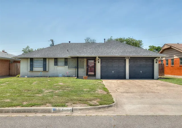 image of 1317 Regency Blvd, Moore, OK 73160 | MLS# 1242564