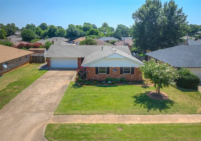 2nd image of 2912 Shadybrook Dr, Oklahoma City, OK 73110 | MLS# 1242565