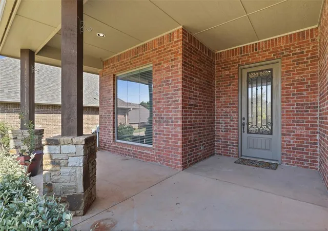 Photo 3 of Single family home for sale at 19536 Rambling Crk Dr, Edmond, OK 73012 | MLS# 1242569 | Listing updated on 2026-08-26