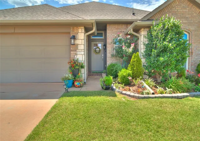 Photo 2 of Single family home for sale at 16101 Iron Tree Ln, Edmond, OK 73013 | MLS# 1242570 | Listing updated on 2026-10-14