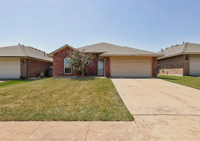 Photo 2 of Single family home for sale at 2528 Queenston Ave, Norman, OK 73071 | MLS# 1242576 | Listing updated on 2026-09-29