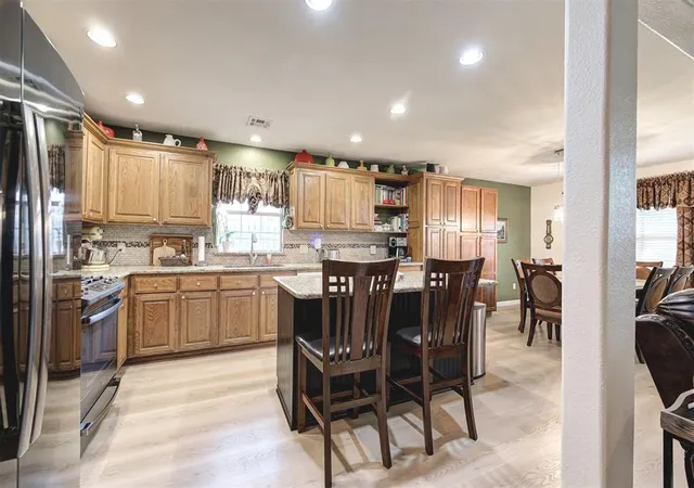 image of 16008 Vicki Dr, Oklahoma City, OK 73170 | MLS# 1242580