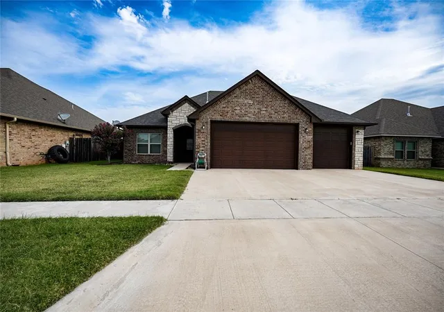 Photo 1 of Sale Pending at 2105 Longhorn Trl, Altus, OK 73521 | MLS# 1242583 | Listing updated on 2026-08-23
