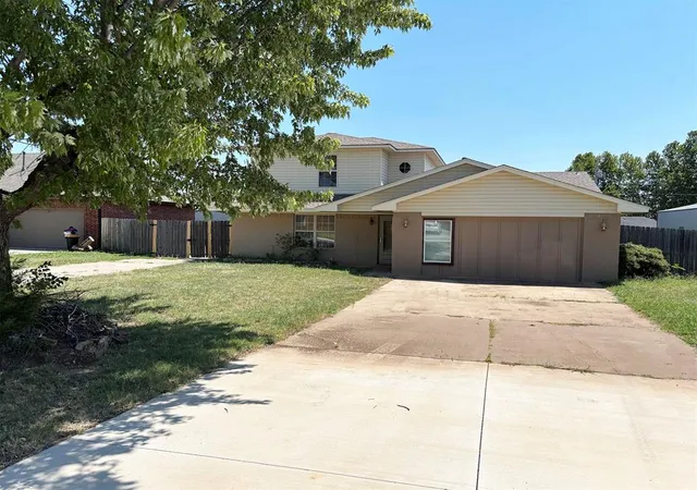 1st image of 1004 N Eunice Ave, Newcastle, OK 73065 | MLS# 1242584