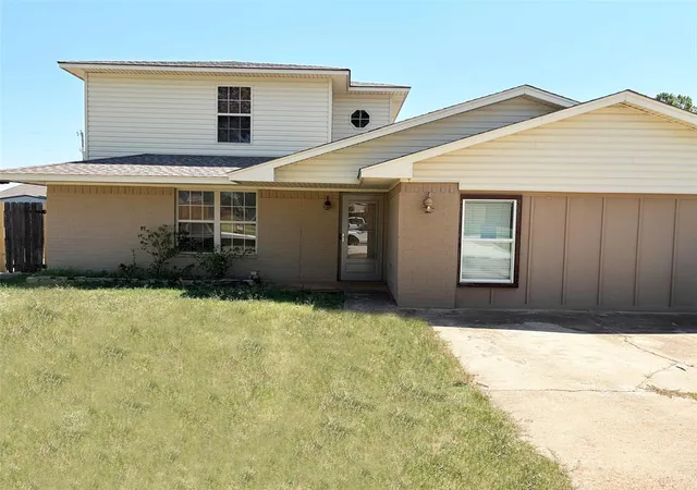 2nd image of 1004 N Eunice Ave, Newcastle, OK 73065 | MLS# 1242584