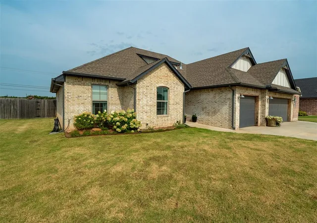 Photo 3 of Sale Pending at 4081 Fox Ridge Rd, Choctaw, OK 73020 | MLS# 1242590 | Listing updated on 2026-09-01