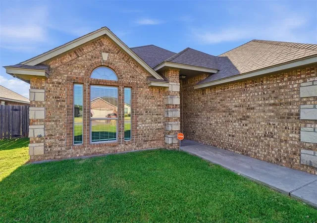 3rd image of 407 Nw Granite Ave, Cache, OK 73527 | MLS# 1242592