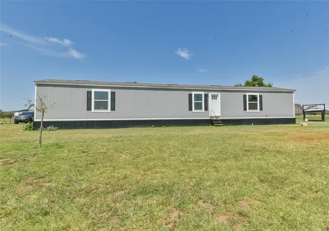 1st image of 9901 N Gregory Rd, Yukon, OK 73099 | MLS# 1242610