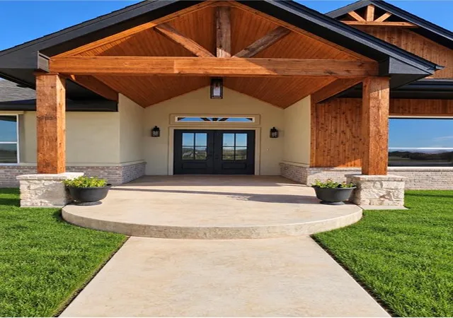 Photo 2 of Single family home for sale at 2434 Wolf Crk Bnd, Blanchard, OK 73010 | MLS# 1242612 | Listing updated on 2026-09-30