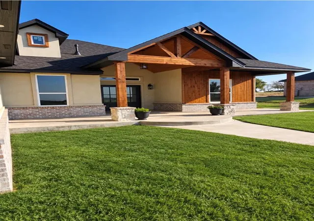 Photo 3 of Single family home for sale at 2434 Wolf Crk Bnd, Blanchard, OK 73010 | MLS# 1242612 | Listing updated on 2026-09-30