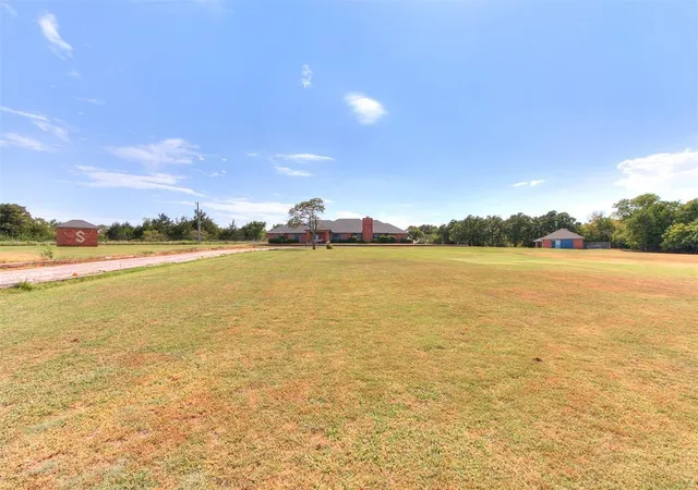 Photo 3 of Sale Pending at 3150 Rolling Hills Dr, Blanchard, OK 73010 | MLS# 1242613 | Listing updated on 2026-09-03