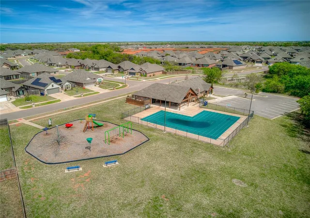 3rd image of 14209 Center Village Wy, Piedmont, OK 73078 | MLS# 1242625