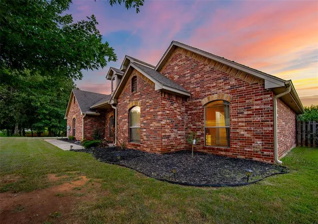 4th image of 8621 Blue Heron Cvs, Edmond, OK 73034 | MLS# 1242626