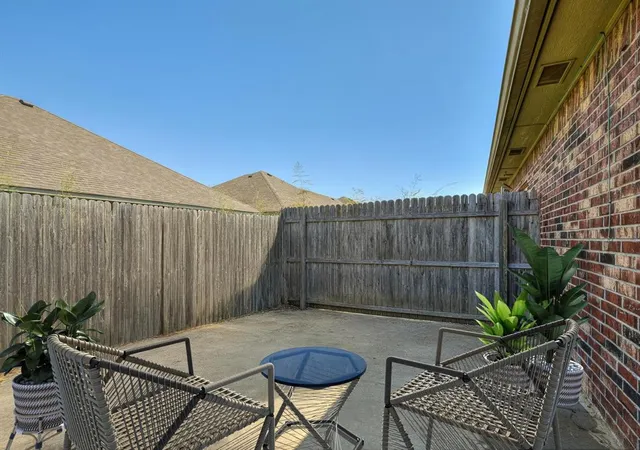 3rd image of 917 Sw 92Nd St, Oklahoma City, OK 73139 | MLS# 1242630