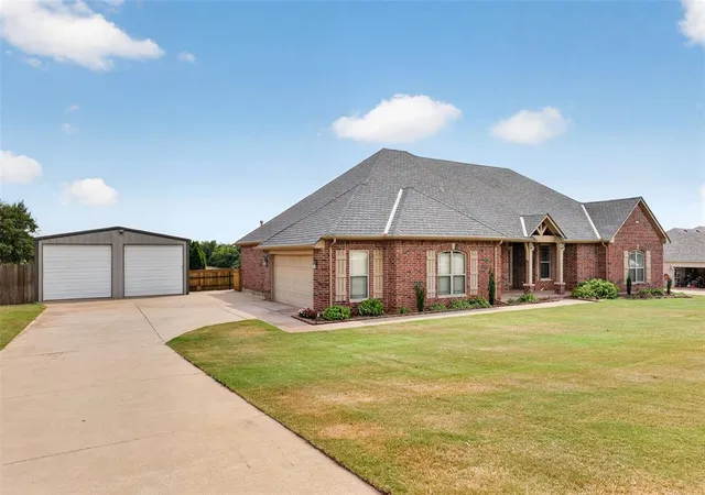 2nd image of 1765 Twin Spires Trl, Guthrie, OK 73044 | MLS# 1242631