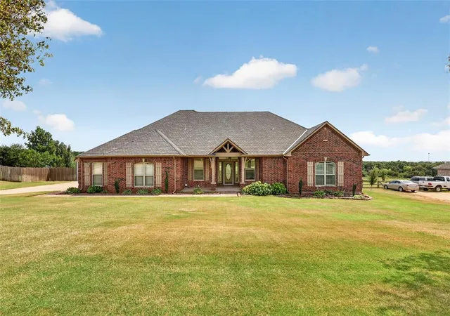 Photo 3 of Sale Pending at 1765 Twin Spires Trl, Guthrie, OK 73044 | MLS# 1242631 | Listing updated on 2026-08-30