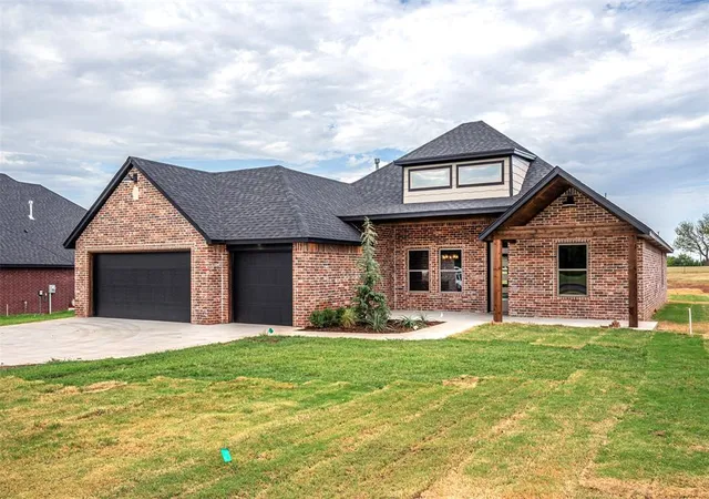 Photo 3 of Single family home for sale at 1106 County St 2958, Tuttle, OK 73089 | MLS# 1242636 | Listing updated on 2026-09-24