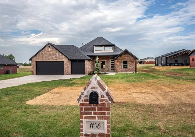 Photo 4 of Single family home for sale at 1106 County St 2958, Tuttle, OK 73089 | MLS# 1242636 | Listing updated on 2026-09-24