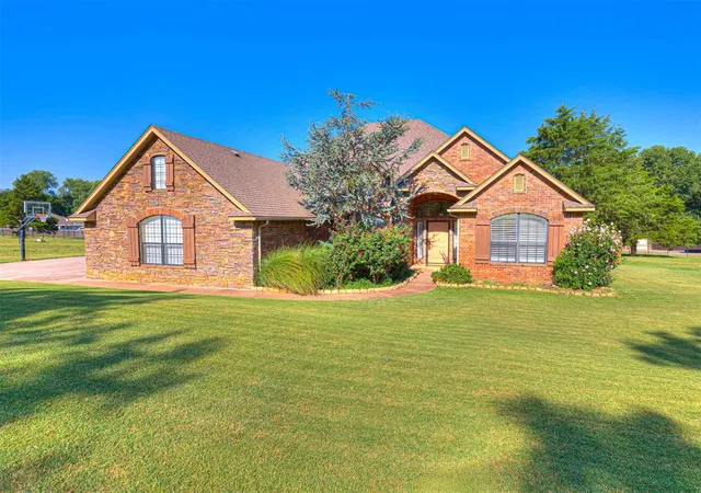 2nd image of 3077 Ridgecrest Dr, Purcell, OK 73080 | MLS# 1242644