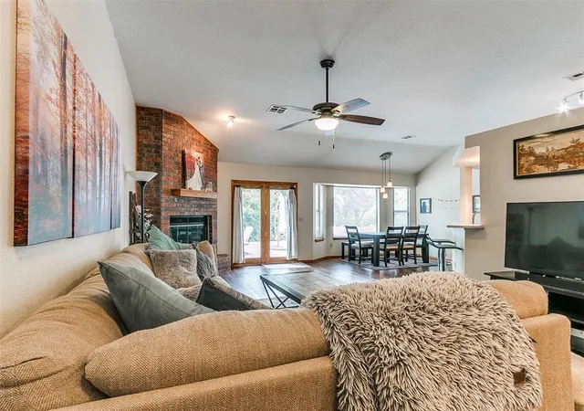 Photo 4 of Single Family Residence at 7117 NW 102nd Street, Oklahoma City, OK 73162 | MLS# 1242647 |  | Sold on 2026-09-18