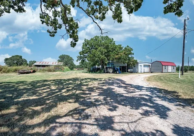 4th image of 12720 N Hwy 99 Rd, Maud, OK 74854 | MLS# 1242650
