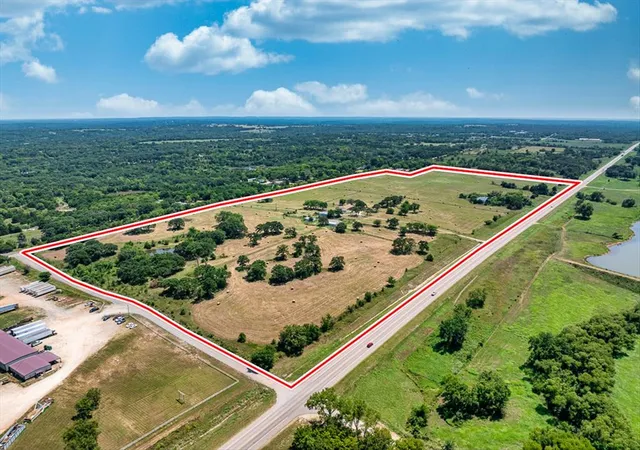 43rd image of 12720 N Hwy 99 Rd, Maud, OK 74854 | MLS# 1242650