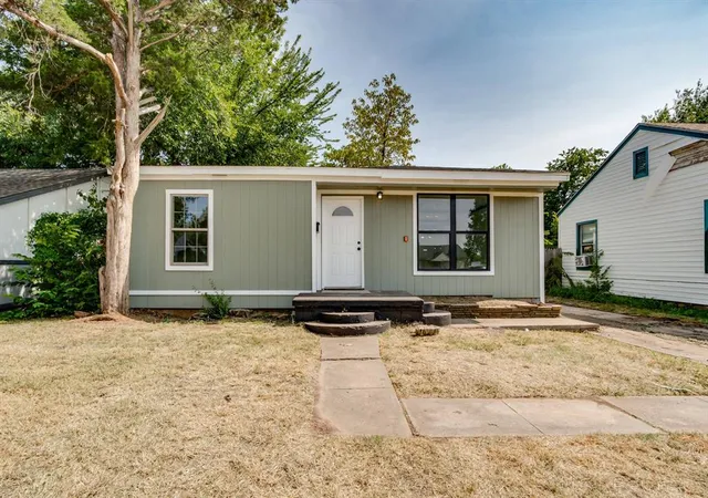2nd image of 1416 Nw 92nd St, Oklahoma City, OK 73114 | MLS# 1242653