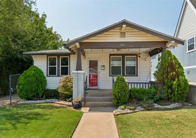 1st image of 1012 W Hill St, Oklahoma City, OK 73118 | MLS# 1242661