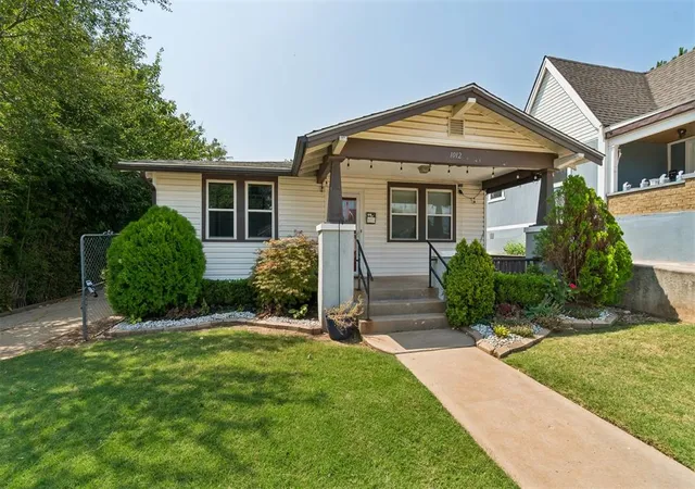 2nd image of 1012 W Hill St, Oklahoma City, OK 73118 | MLS# 1242661