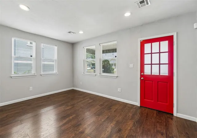 5th image of 1012 W Hill St, Oklahoma City, OK 73118 | MLS# 1242661