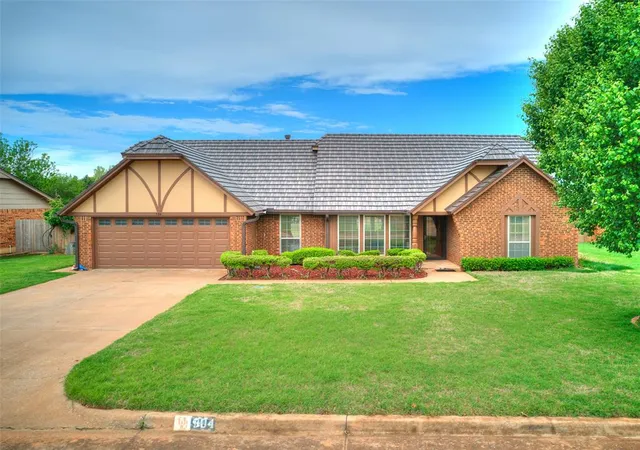 1st image of 904 Park Pl, Kingfisher, OK 73750 | MLS# 1242671